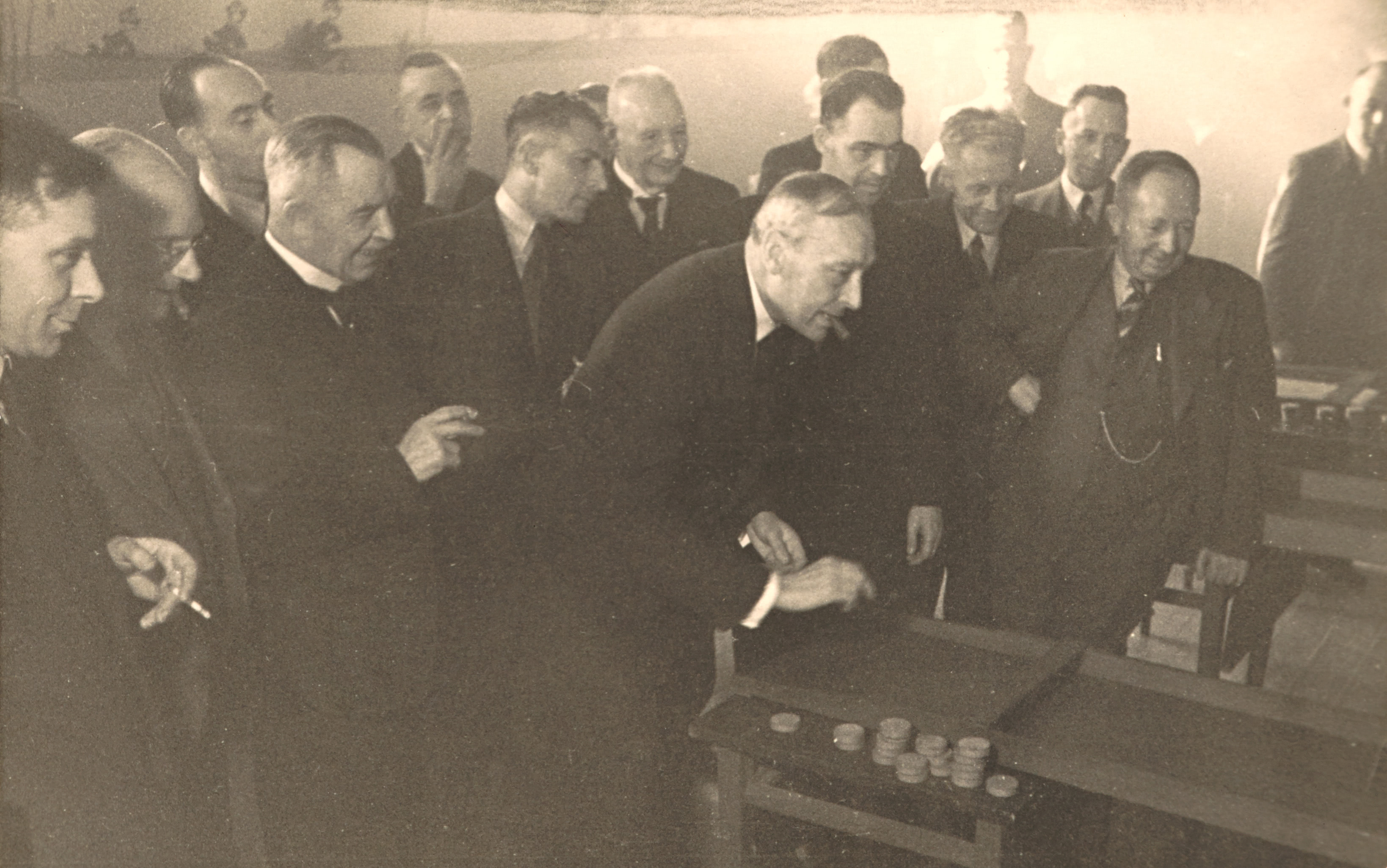‘Sjoelen’ at the 50 year anniversary of SHV in 1946.